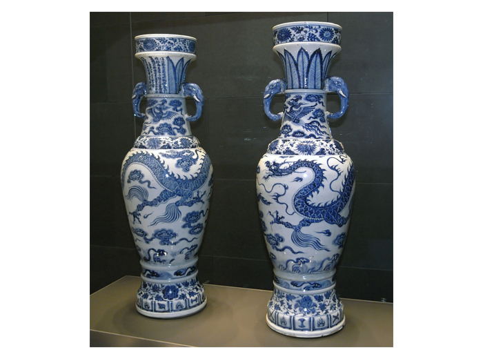 Китайская керамика династии Юань, 1351 г. Находится в Британском музее
